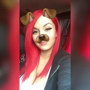 Meet your Posher, Becca